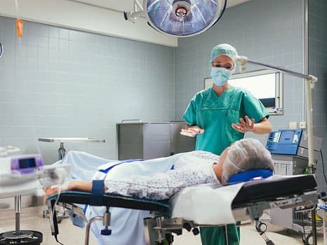 جراحة الجلد في العيادات الخارجية